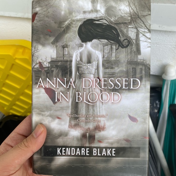 Anna Dressed in Blood - Picture 1 of 2